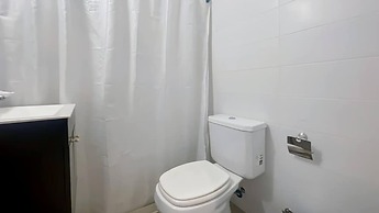 Modern Studio With Amenities in the Heart of the City -U6