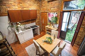 Fitzroy cottage-10pax. 10mins City CBD