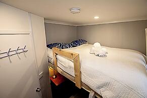 Fitzroy cottage-10pax. 10mins City CBD