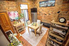 Fitzroy cottage-10pax. 10mins City CBD