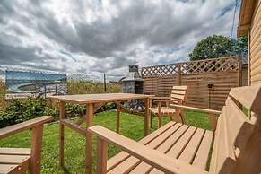 Comfortable Holiday Homes for 6 People