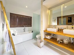 Villa Bugis Kayu Aya Seminyak