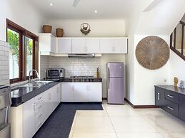 Villa Bugis Kayu Aya Seminyak