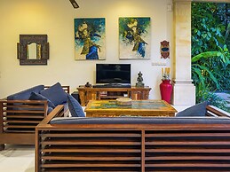Villa Bugis Kayu Aya Seminyak
