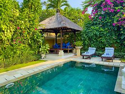Villa Bugis Kayu Aya Seminyak