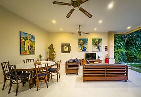 Villa Bugis Kayu Aya Seminyak
