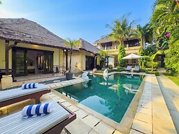 Villa Bugis Kayu Aya Seminyak