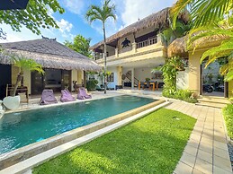 Villa Bugis Kayu Aya Seminyak
