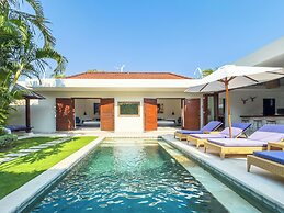 Villa Bugis Kayu Aya Seminyak