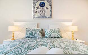 Majestic Manor Stylish Super Home Pool BBQ