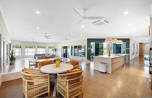 Majestic Manor Stylish Super Home Pool BBQ