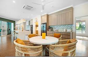 Majestic Manor Stylish Super Home Pool BBQ