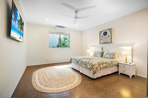 Majestic Manor Stylish Super Home Pool BBQ