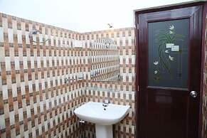 New golden bay resort Weligama