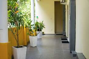 New golden bay resort Weligama