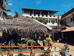 New golden bay resort Weligama