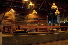 New golden bay resort Weligama