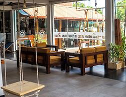 New golden bay resort Weligama