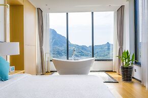 Zhang jiajie XMAN Valley Sunrise Resort