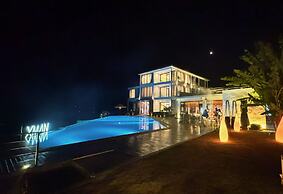 Zhang jiajie XMAN Valley Sunrise Resort