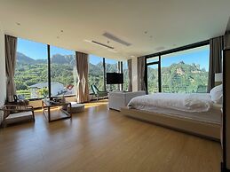 Zhang jiajie XMAN Valley Sunrise Resort