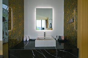 Zhang jiajie XMAN Valley Sunrise Resort