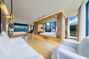 Zhang jiajie XMAN Valley Sunrise Resort