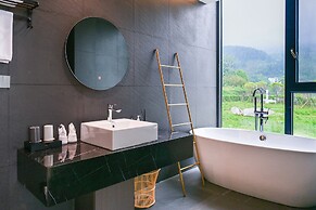 Zhang jiajie XMAN Valley Sunrise Resort