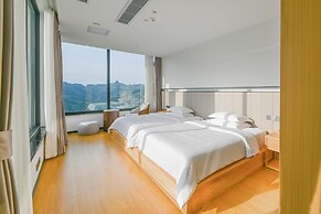 Zhang jiajie XMAN Valley Sunrise Resort