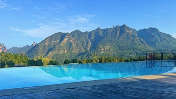 Zhang jiajie XMAN Valley Sunrise Resort