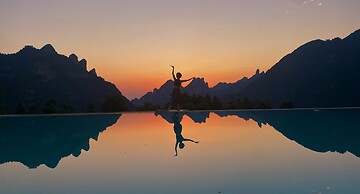 Zhang jiajie XMAN Valley Sunrise Resort