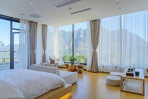 Zhang jiajie XMAN Valley Sunrise Resort