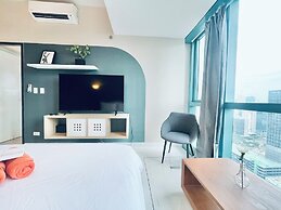 One Uptown Residence Near St Lukes