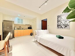 One Uptown Residence Near St Lukes