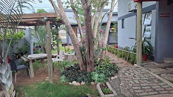 Shalakwe Hills-Inn Guesthouse