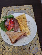 Shalakwe Hills-Inn Guesthouse