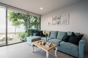 Sandbox beachfront villa2