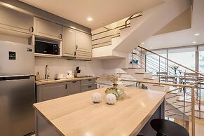 Sandbox beachfront villa2