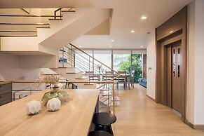 Sandbox beachfront villa2