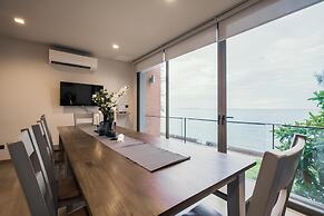 Sandbox beachfront villa2