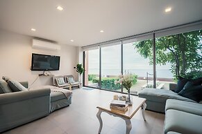 Sandbox beachfront villa2
