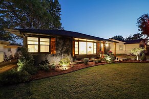 Tulsa Retreat w/ Backyard Oasis & Putting Green!