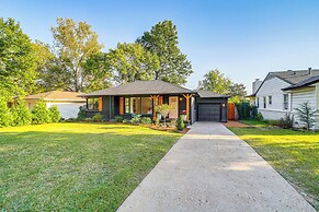 Tulsa Retreat w/ Backyard Oasis & Putting Green!