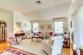 Walk to Golf & Pool: Pet-friendly Villages Home