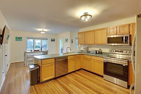 Annapolis Home Near Beach & Quiet Waters Park!