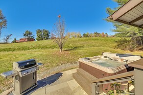 Cozy Mtn-view Chalet < 2 Mi to Windham Slopes