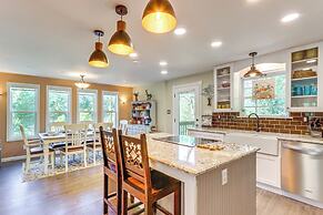 Historic Dahlonega Home w/ Wraparound Porch