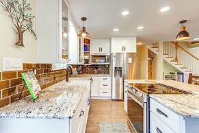 Historic Dahlonega Home w/ Wraparound Porch