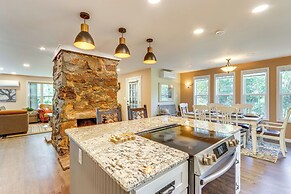 Historic Dahlonega Home w/ Wraparound Porch