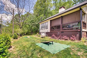 Historic Dahlonega Home w/ Wraparound Porch